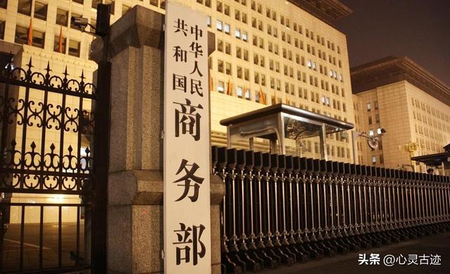 特朗普连夜叫停，对中国两样器械
免除关税，终于知道疼了？