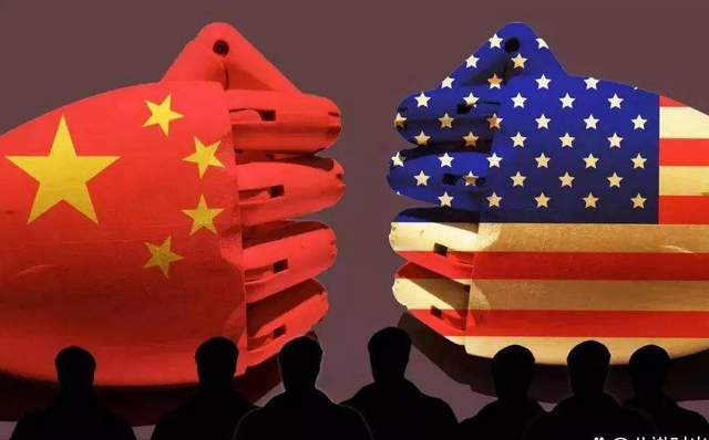 特朗普彻底慌了，连夜叫停，对中国两样东西免关税，终于知道怕了