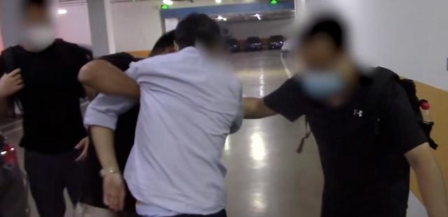 又一内鬼涌现
！特工恒久埋伏
核心部门，身份曝光，被捕现场公开