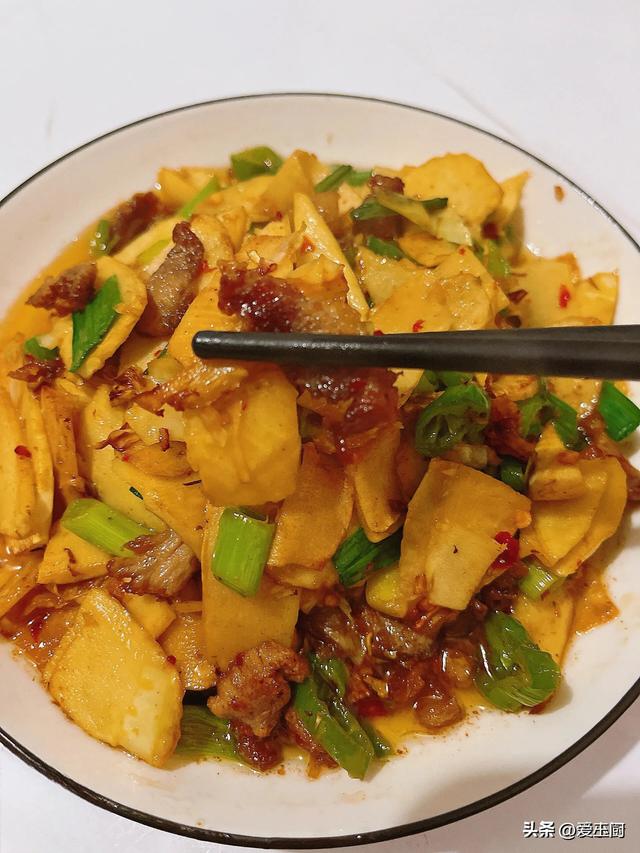 这个菜，越吃肚子越扁，清肠刮油，减肥排毒，发起40岁后常吃