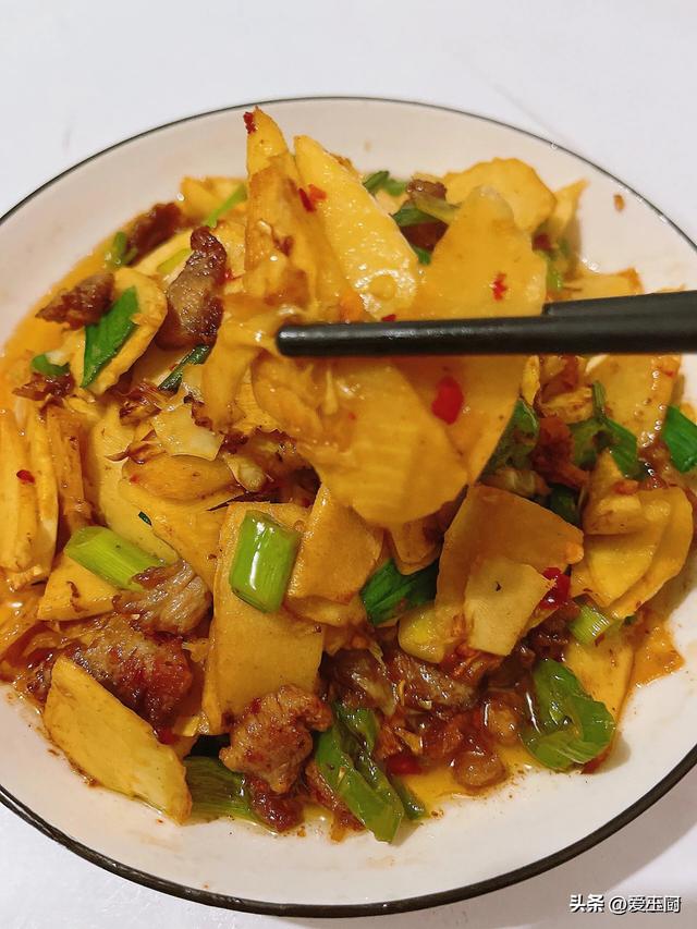 这个菜，越吃肚子越扁，清肠刮油，减肥排毒，发起40岁后常吃