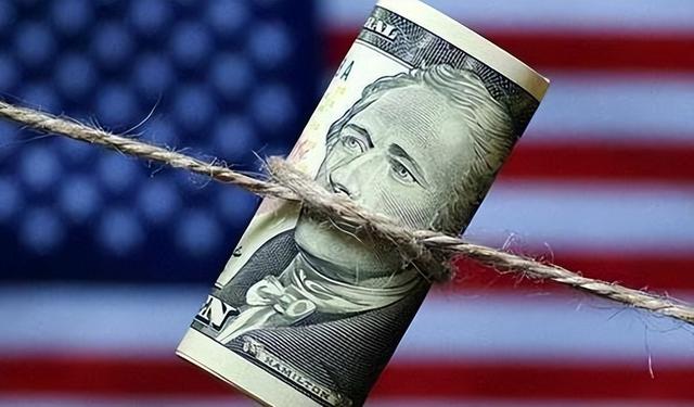 特朗普决定
服软，打不赢中国，很可能回过火
去拿捏75国