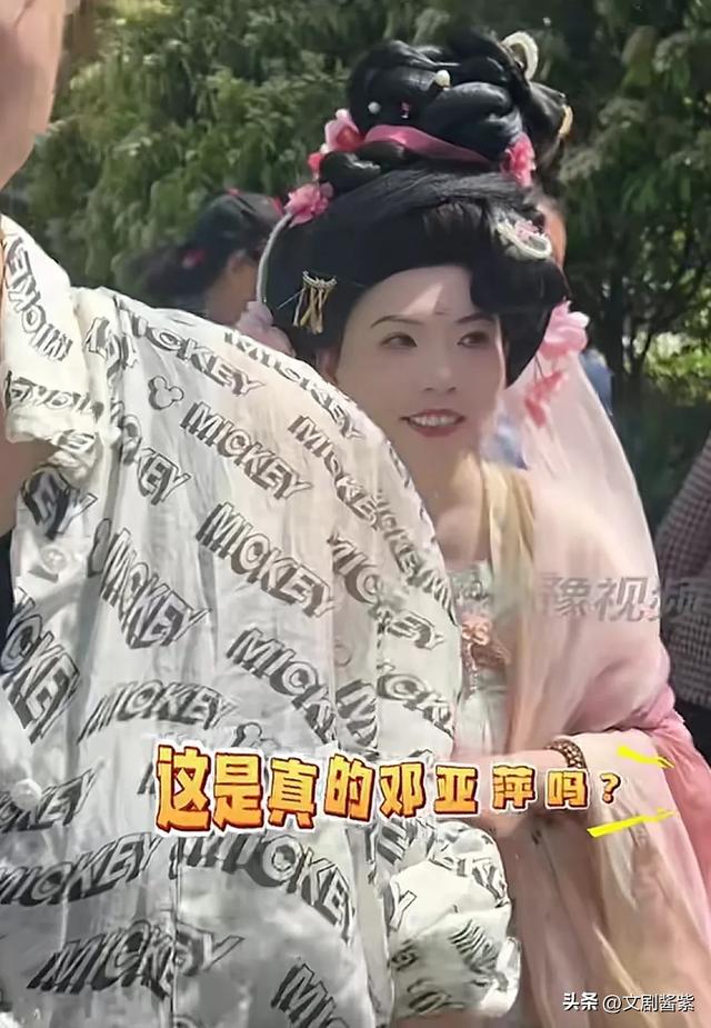 这一天“又矮又小”52岁邓亚萍震惊全网，网友辣评：丑得糟蹋汉服