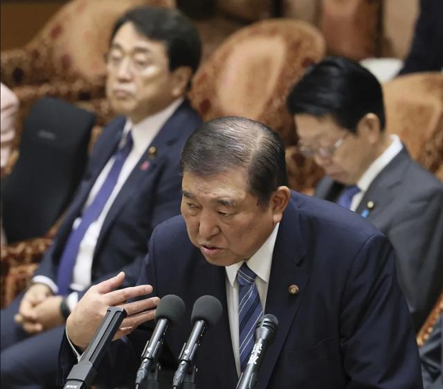 特朗普大破防！中国不理，日本挺直腰杆：对美发出“最强硬警告”