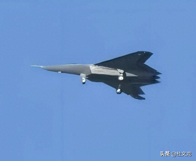 歼-50试飞震惊
环球，美媒评价两极分化，背后裸露
美国两年夜
心病
