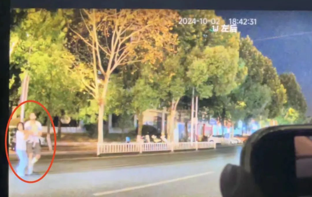 江西一家三口灭门惨案开庭：生事
者父子的运动，刷新人性下限