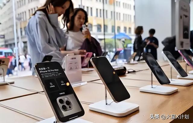 特朗普又变脸！发文责怪中国，取消千亿关税宽免，中方：天塌不了