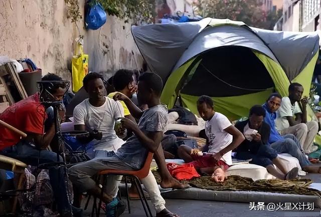 特朗普又变脸！发文责怪中国，取消千亿关税宽免，中方：天塌不了