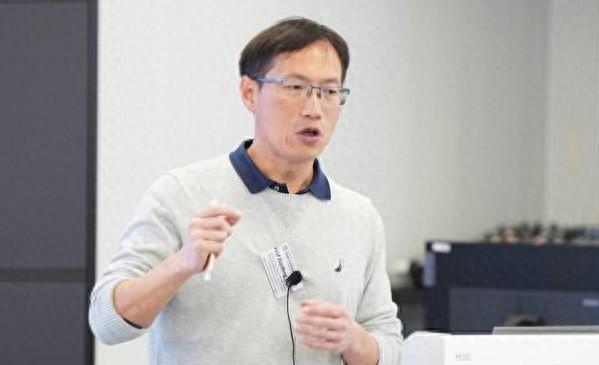 美年夜
学知名
华裔教授王晓峰失联数周，老婆首度发声：为这国奉献，却被当罪犯