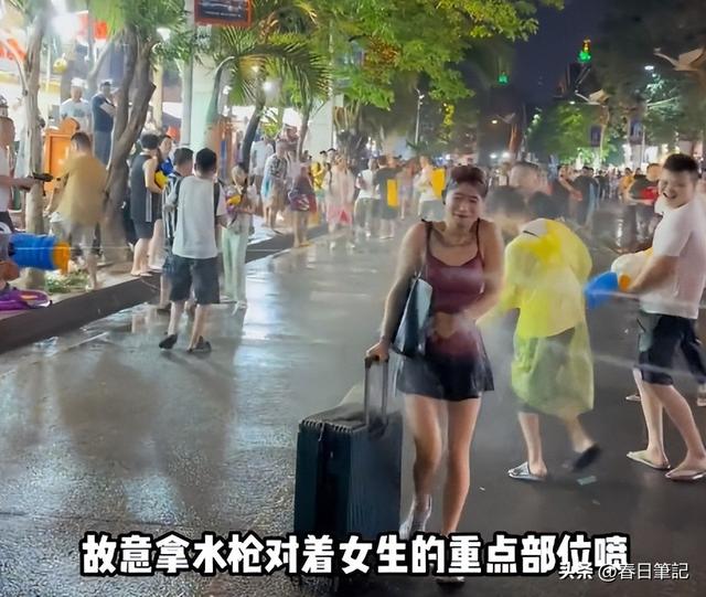 太丢人！云南泼水节上演恶心一幕，男子做法惹公愤
，了局很解气