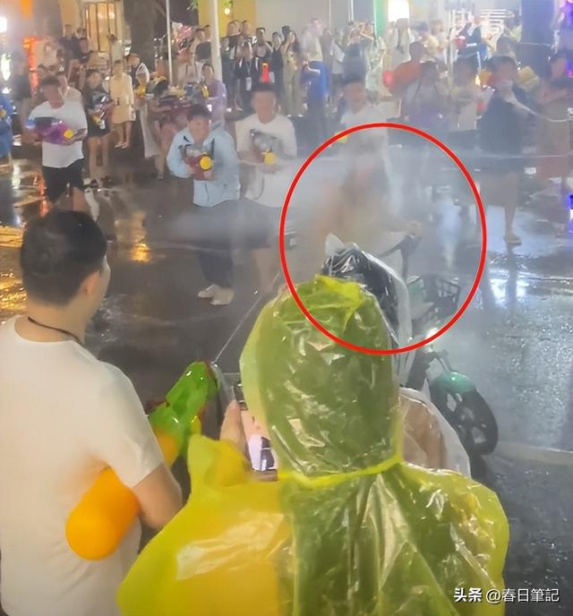 太丢人！云南泼水节上演恶心一幕，男子做法惹公愤
，了局很解气