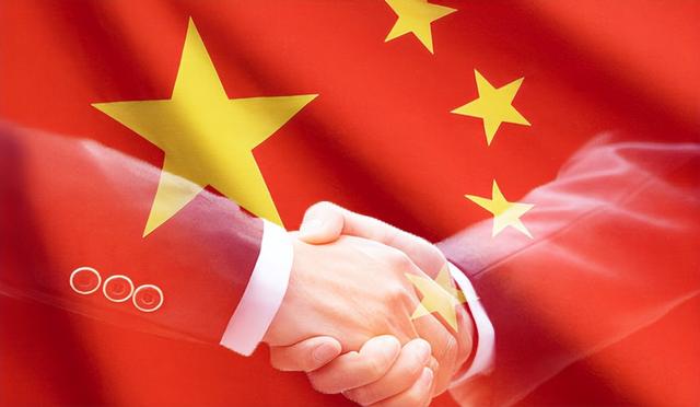 被中方晾了4天，特朗普修改对华称呼，性质严峻，我国回了8个字