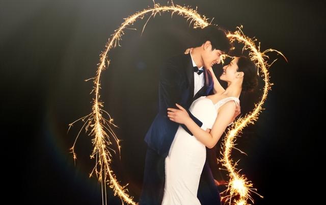 1男2女办婚礼后续！警方紧急参与，知情人曝三方关系，有情况