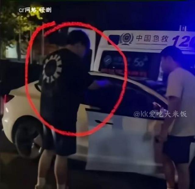 难怪撞死人还敢嚣张！网友曝撞死1家3口凶手怙恃
身份，果然不简单