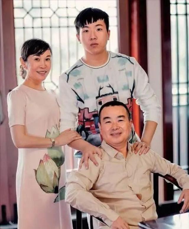 突发！纺织年夜
佬毕光钧跳楼身亡，儿子有自闭症，逝世
因曝光令人惋惜