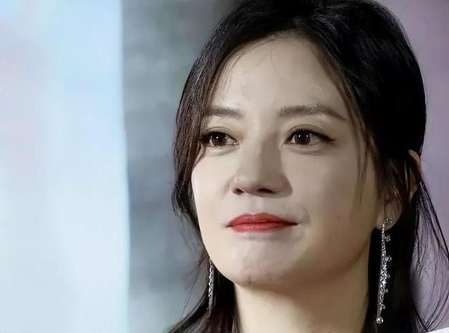 再难翻身 ! 封杀4年后，49岁赵薇近照曝光，奇迹婚姻全凉，星气已无