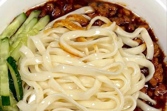 长肉最猛的主食，米饭馒头排不上号，常吃等于喝油！有人却天天吃