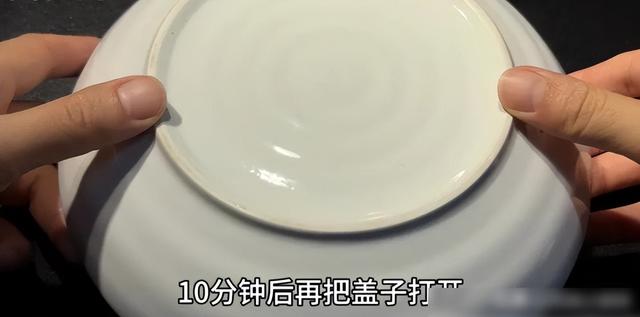 年夜
蒜搭配蜂蜜，感化
真厉害，解决了许多男男女女的年夜
烦末路
，很管用