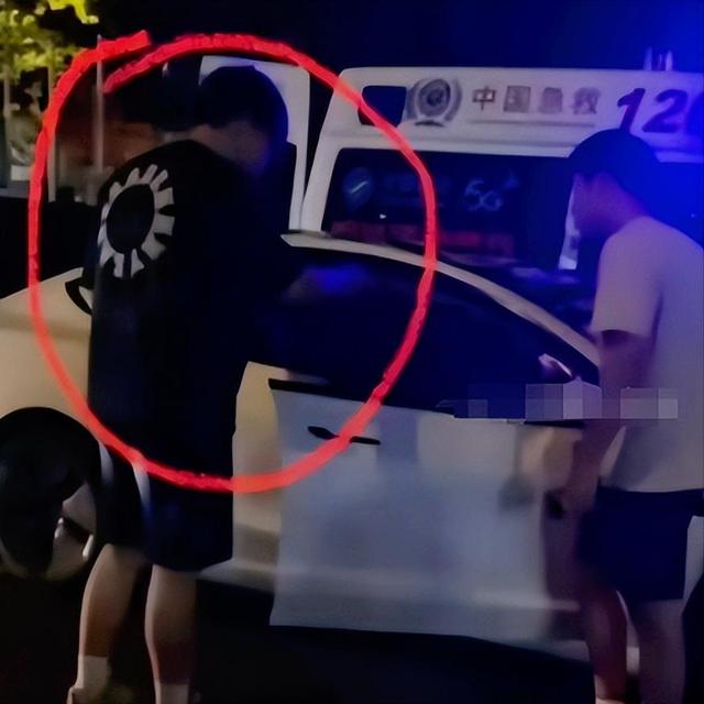难怪撞逝世


人还敢嚣张，景德镇车祸凶手父亲被扒，果然不简朴