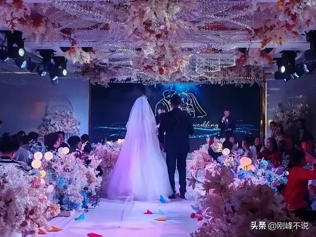 贵州“一夫二妻”婚宴后续，没有违背妇女意志，为何遭到网友抵抗