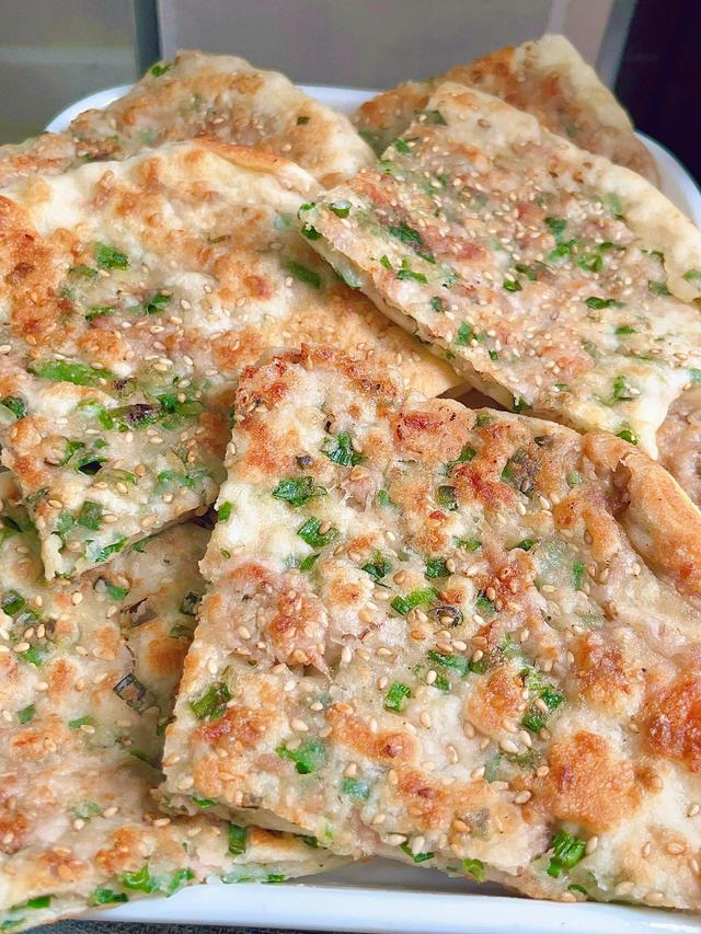早上没时光
做饭，试试

这个葱香肉饼，简单好吃，一会儿就搞定