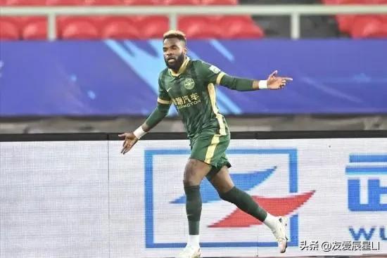 布彭扎殒命本相曝光：吸笑气后，年夜
小便失禁，当天4次闹着跳楼，
