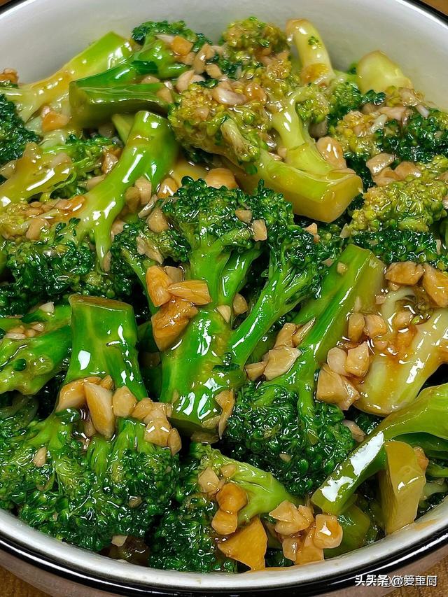 春天，便秘“最怕”5种蔬菜，天天吃点，清肠胃，肚子不再胀胀的