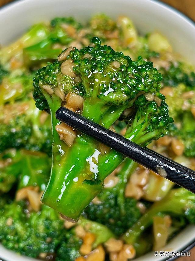 春天，便秘“最怕”5种蔬菜，天天吃点，清肠胃，肚子不再胀胀的