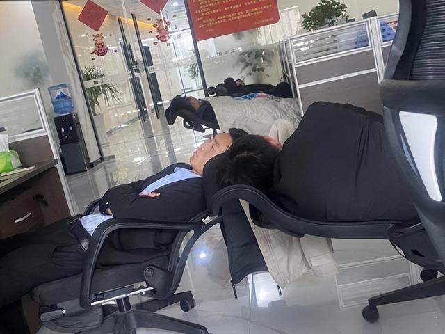 研究发明
，每天饭后要午睡的人，不出3个月，身段或有4种改变！