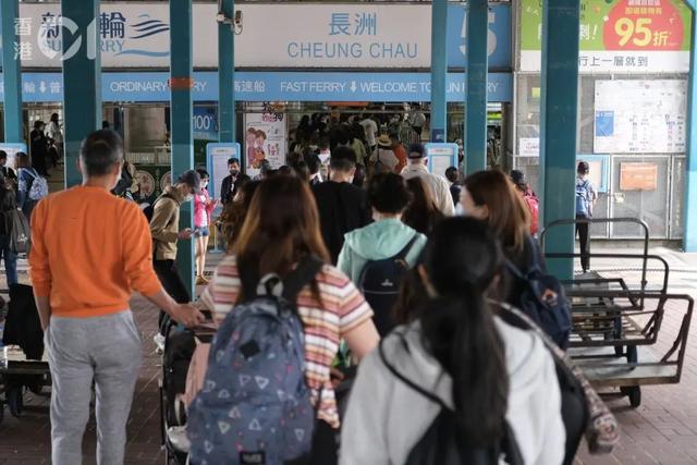 深圳陷落！百万港人涌入内地，港口
被挤爆！