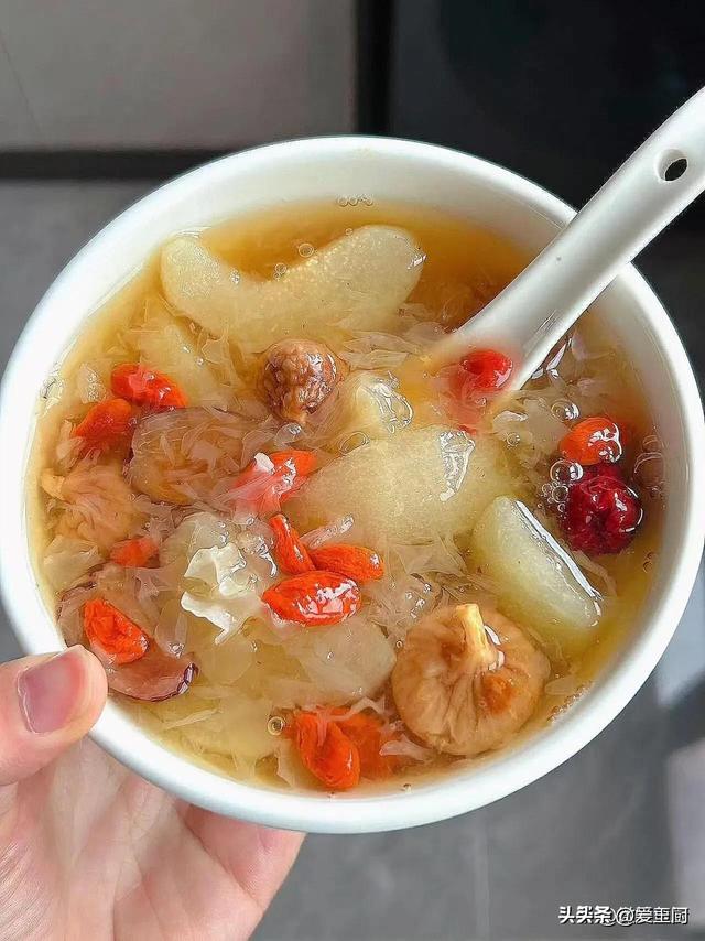 自带“黄体酮”的4种食品，发起45岁后一周吃2次，皮肤水嫩有光泽