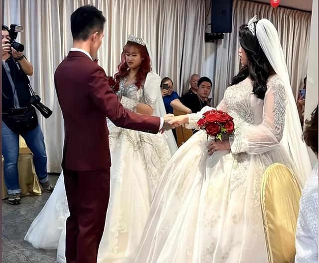 狗血！三人行婚礼两个新娘身份被扒，曝怙恃
都赞成
，男方更炸裂