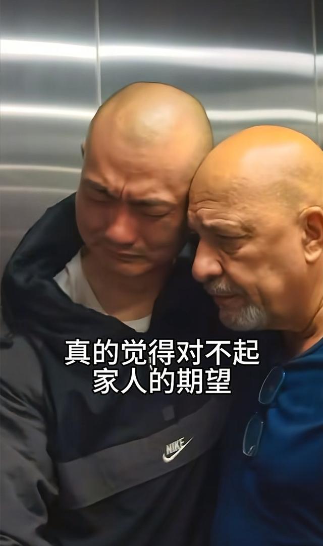 泪目！洋媳妇奇娜父母来华奔丧，杨淙下跪欢迎，婆婆鞠躬说对不起
