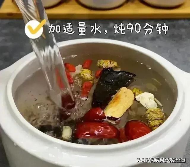 谷雨前后湿气重，多给家人喝这5道汤，精神头好，一身轻松！