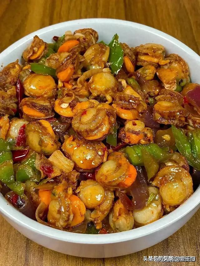 锌是“男性之宝”，发起男性多吃这4种高锌食物
，加强免疫身段好