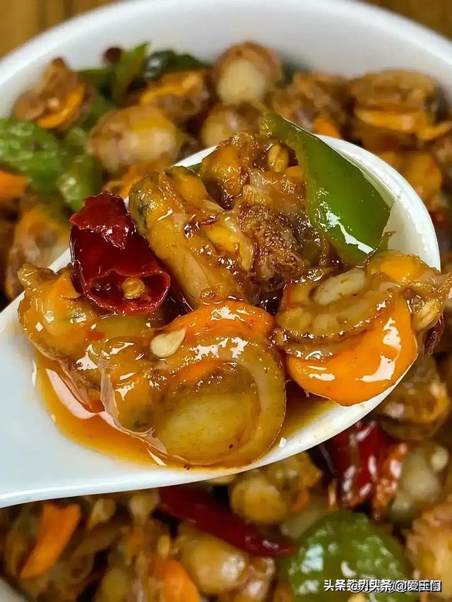 锌是“男性之宝”，发起男性多吃这4种高锌食物
，加强免疫身段好