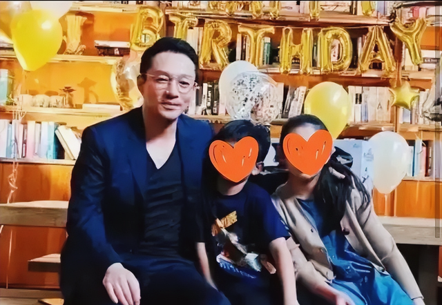 汪小菲深夜带娃吃麻六记 ，张兰晒菜单！网友：看哭了…