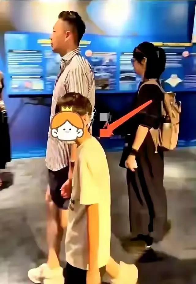 年夜
s儿女终于回京，体态
忍争议！原来年夜
s逝世
前，早就入不敷出！