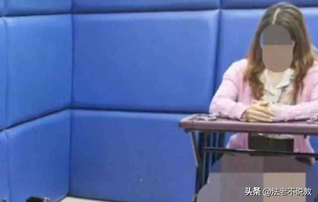 新后续！女子伸腿强拦高铁：身份曝光、回家后被抓！多家央媒报道