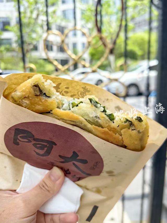 上海“网红”阿大葱油饼之重生第一天！10元一只！生意怎么样？现场直击