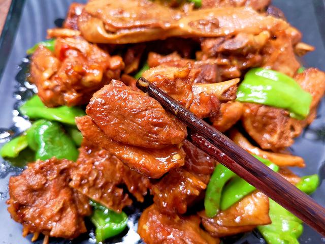 谷雨后，少吃鸡肉和牛肉，提议
多吃这3种肉，腿脚有劲，精力头足