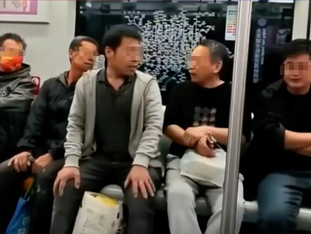 央视点名！农夫工北京地铁遭羞耻，涉事男自爆身份，难怪那么嚣张