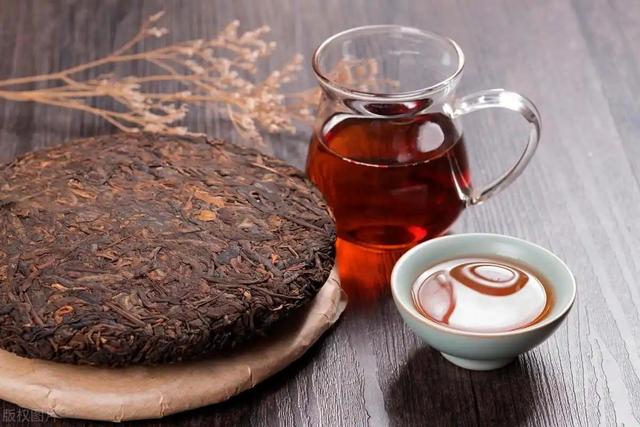年龄越大越要少品茗？医生发起：年过50岁，这4种茶最好少喝