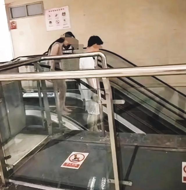 光鲜男女竟在母婴室“造人”网友怒斥：开房钱都省了监控画面流出