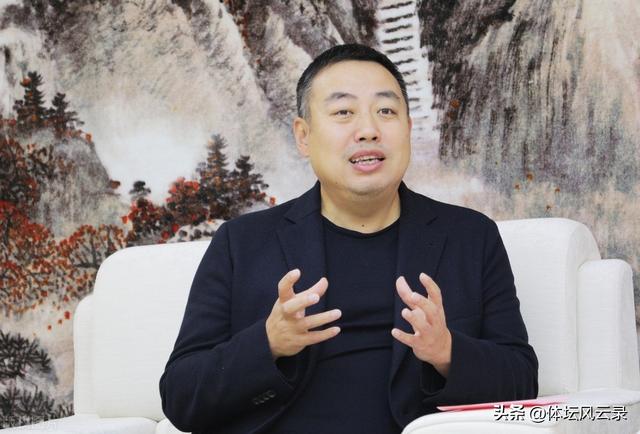 刘国梁刚刚告退
，立即传来关于他的三条重磅新闻
！