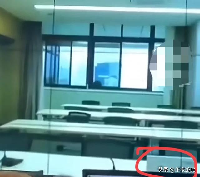安徽铁塔不雅不雅

视频后续，双方身份疑曝光，已被停职，知情人曝更多
