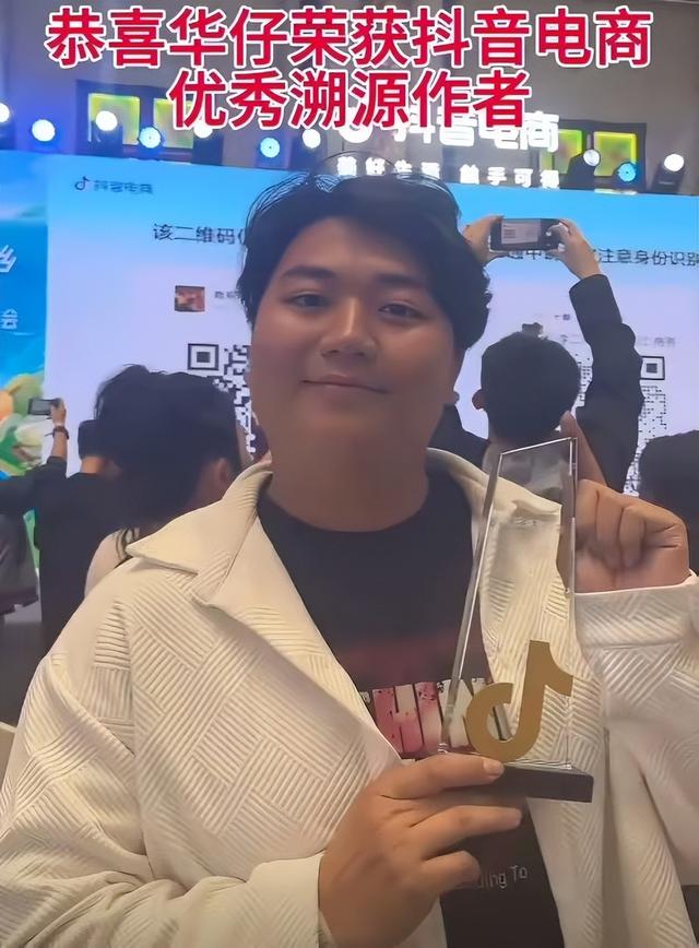 全红婵老家盖新居，老爹找的别墅修建队已入场，年夜
片空隙被推平
