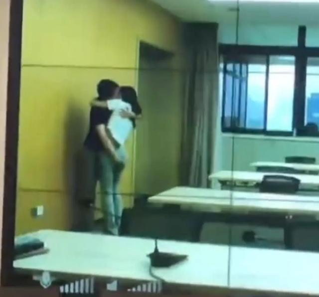 铁塔事件最新希望：男女身份曝光，关系成谜！
