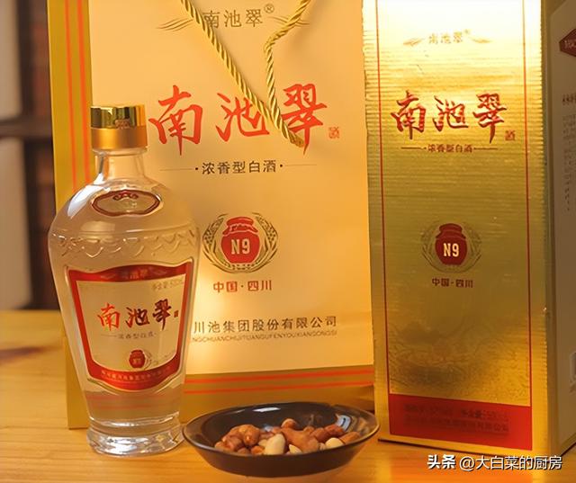 买啤酒时，不管多贵，只要背面有这 3 种字眼，大概
率都是 "水啤"