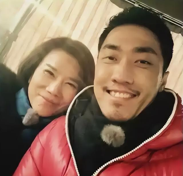 董明珠“间谍
论”持续进级
！官媒点名狠批，胡锡进提醒
违反劳动法